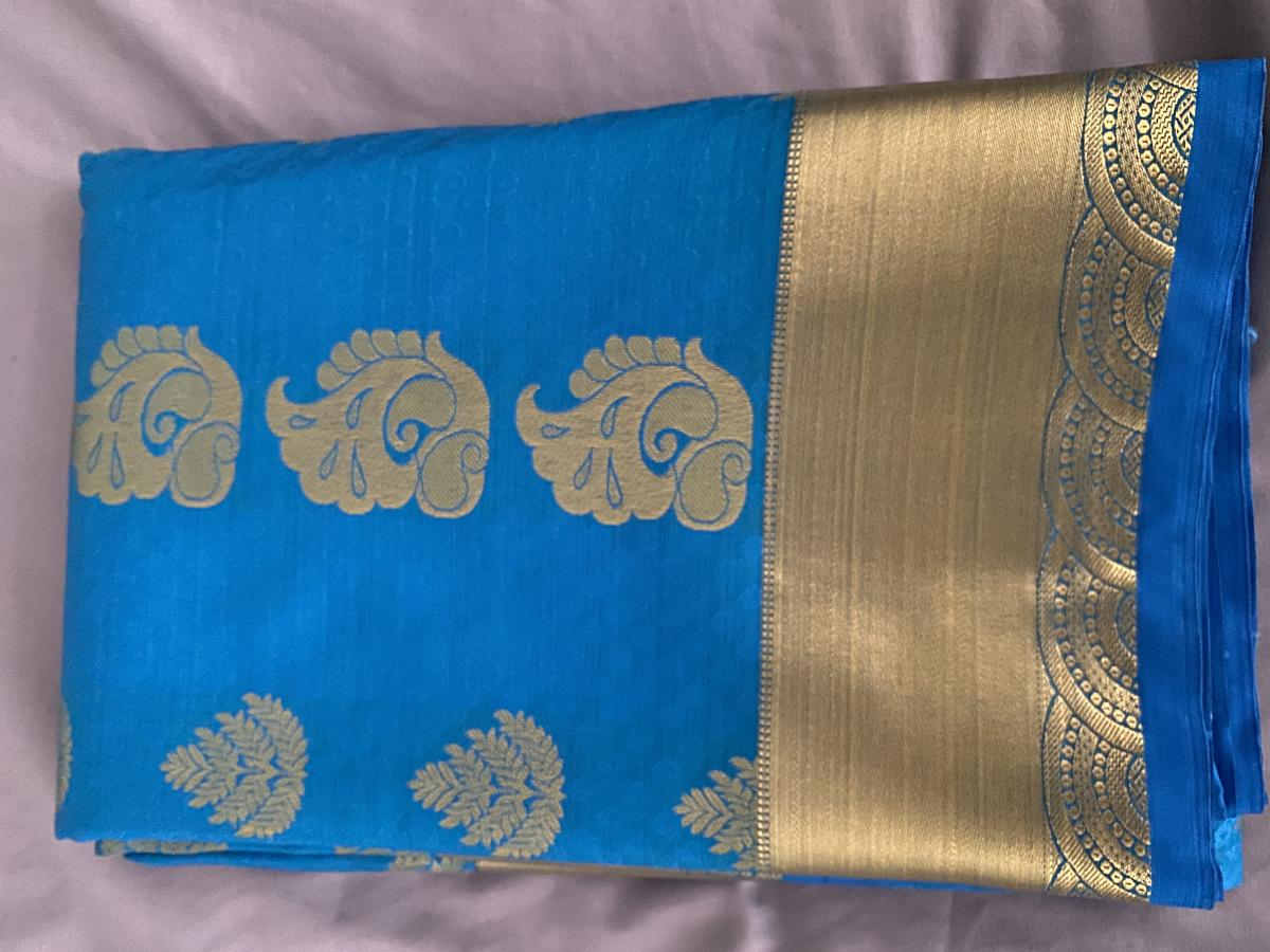 Kancheepuram Silk Saree w/ Beautiful Golden Border as shown in picture. Kancheepuram Silk Saree w/ Beautiful Golden Border as shown in picture.