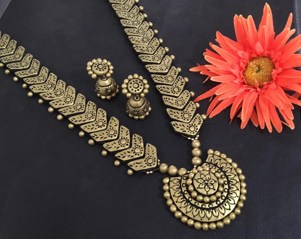 Long Golden terracotta Haaram w/ Large Sized Jhumkas #28607