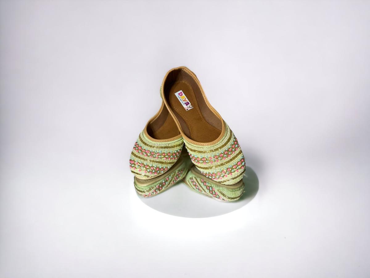 Punjabi Jutti imported from India . we have different sizes available 6-12