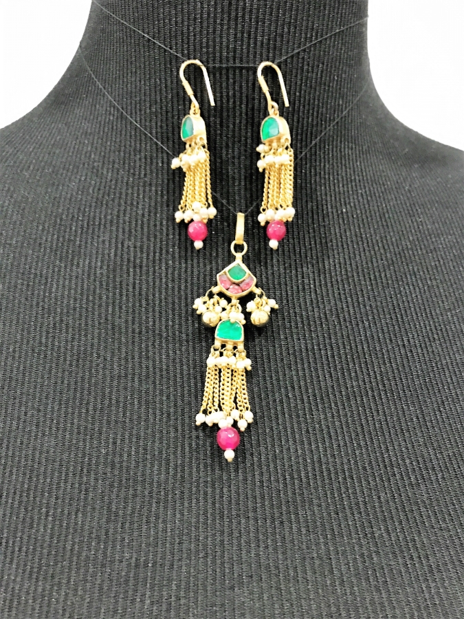 Jadau Red Green Kundan Pendant & Earrings Imitation Set