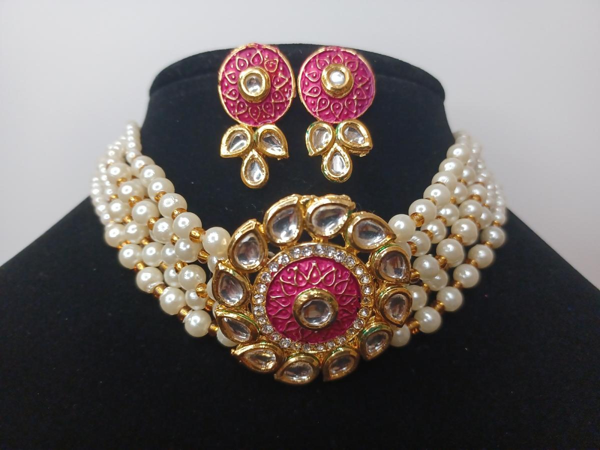 Indian Fashion Jewellery, kundan & pearl choker with earring Indian Fashion Jewellery, kundan & pearl choker with earring
