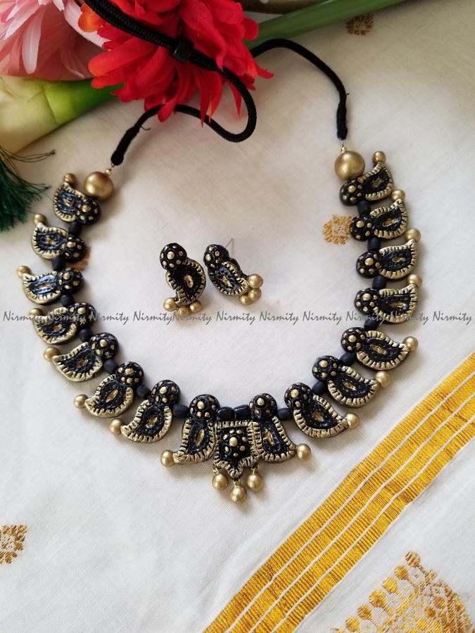 mango choker necklace