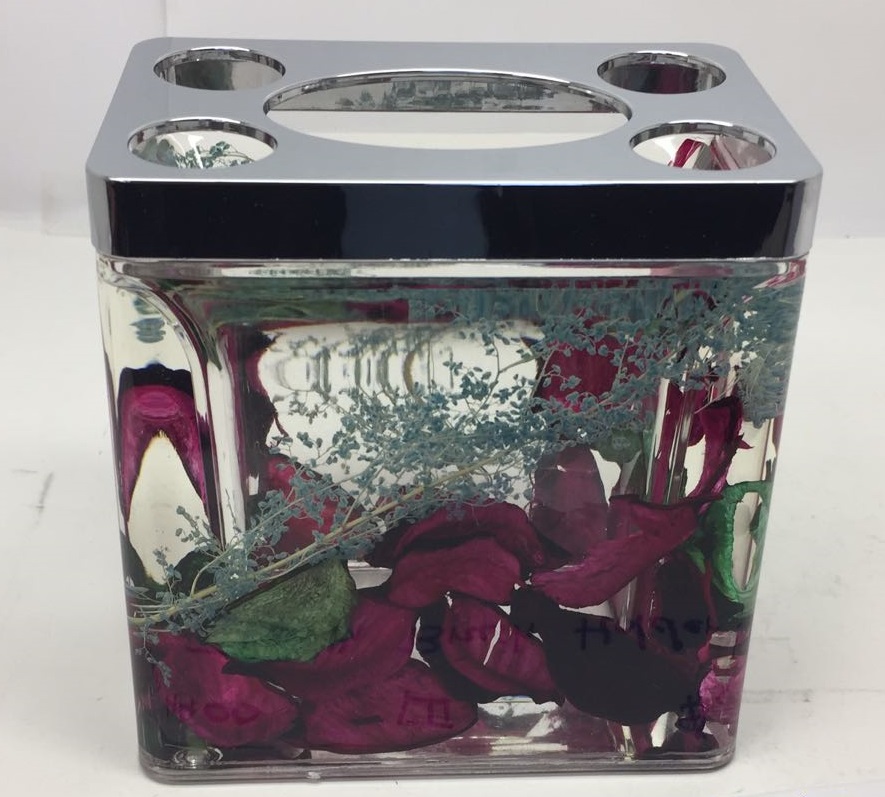 Decorative Tooth Brush & Tooth Paste Holder