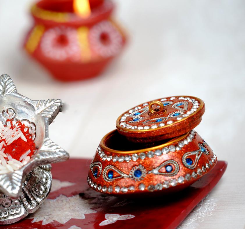 Artistic Traditional Bhaidooj Tikka Gift