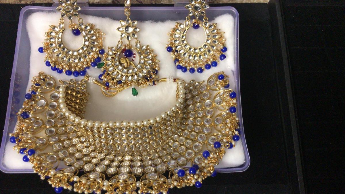 Big Kundan Choker Necklace Set w/ Necklace, Earrings, Tikka - Blue Pearls