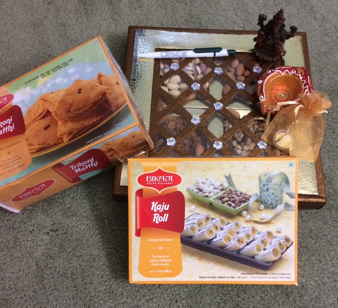 Traditional Gift Hamper - Exlclusive Gift Hamper from Desiclik