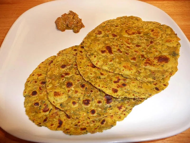 Fresh Thepla / Home Style Methi Paratha 25 Pcs