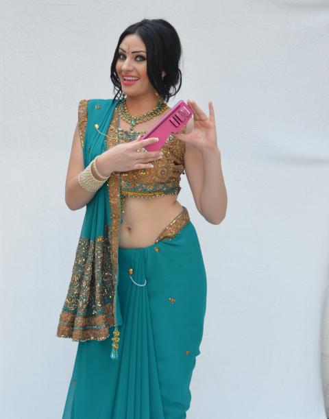 How to Quickly Wear a Saree, Drape a Saree, Sari Pleat Maker, SARI SAHELI  #16478 | Buy Saree Accessory Online