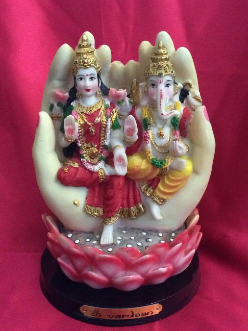 Lord Ganesh & Goddess Lakshmi Statue on Lotus