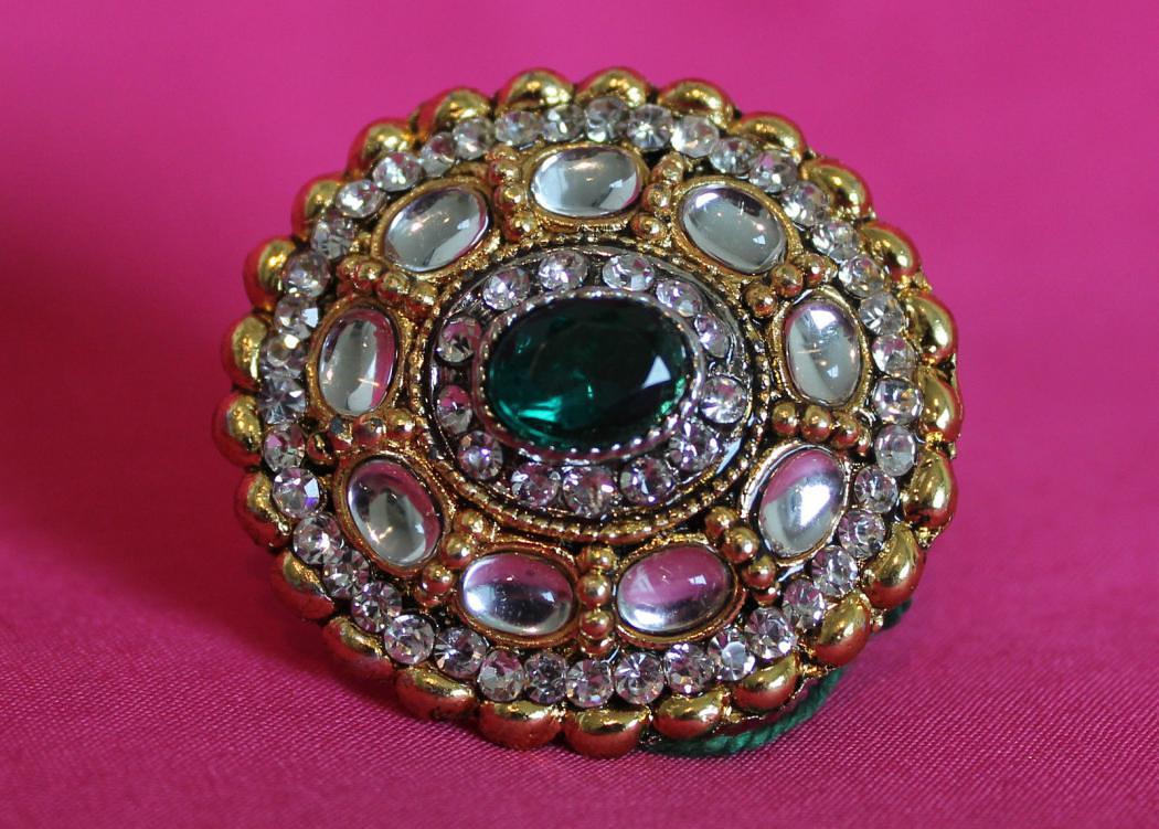 Finger Ring 5509 Golden Green Emerald Indian Fashion Ring Jewelry Shieno Sa Finger Ring 5509 Golden Green Emerald Indian Fashion Ring Jewelry Shieno Sa