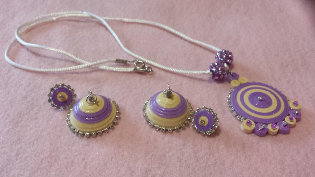 LKK-001 - Lavender & Offwhite Quilled Jewelry Set