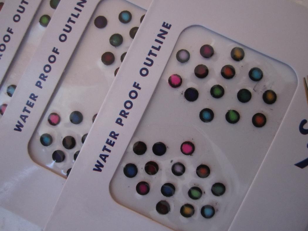 Round Black Outlined Water Proof Color Bindis (50 packs) Round Black Outlined Water Proof Color Bindis (50 packs)