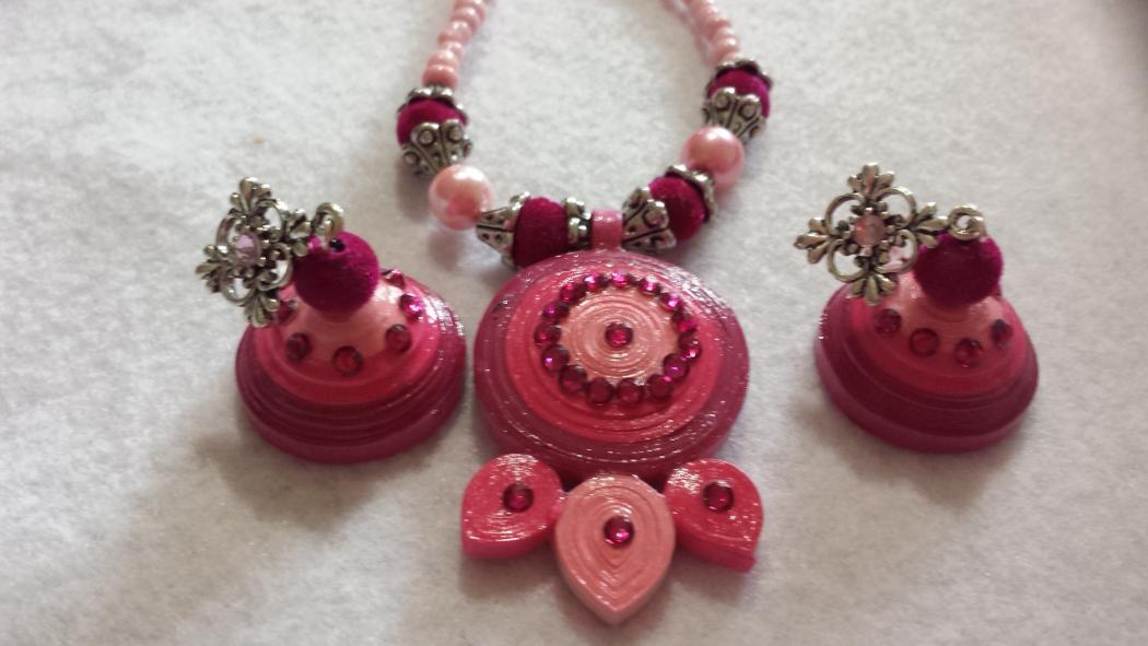 Shades of pink Quilled Set
