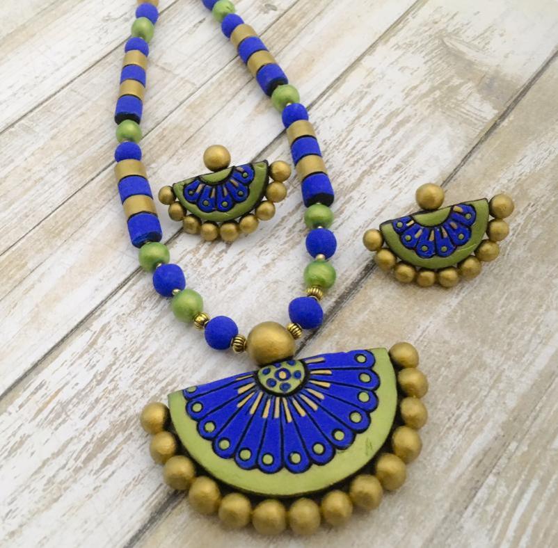 Peacock Blue & Metallic Light Green Semi Curved Terracotta Pendant Set Peacock Blue & Metallic Light Green Semi Curved Terracotta Pendant Set
