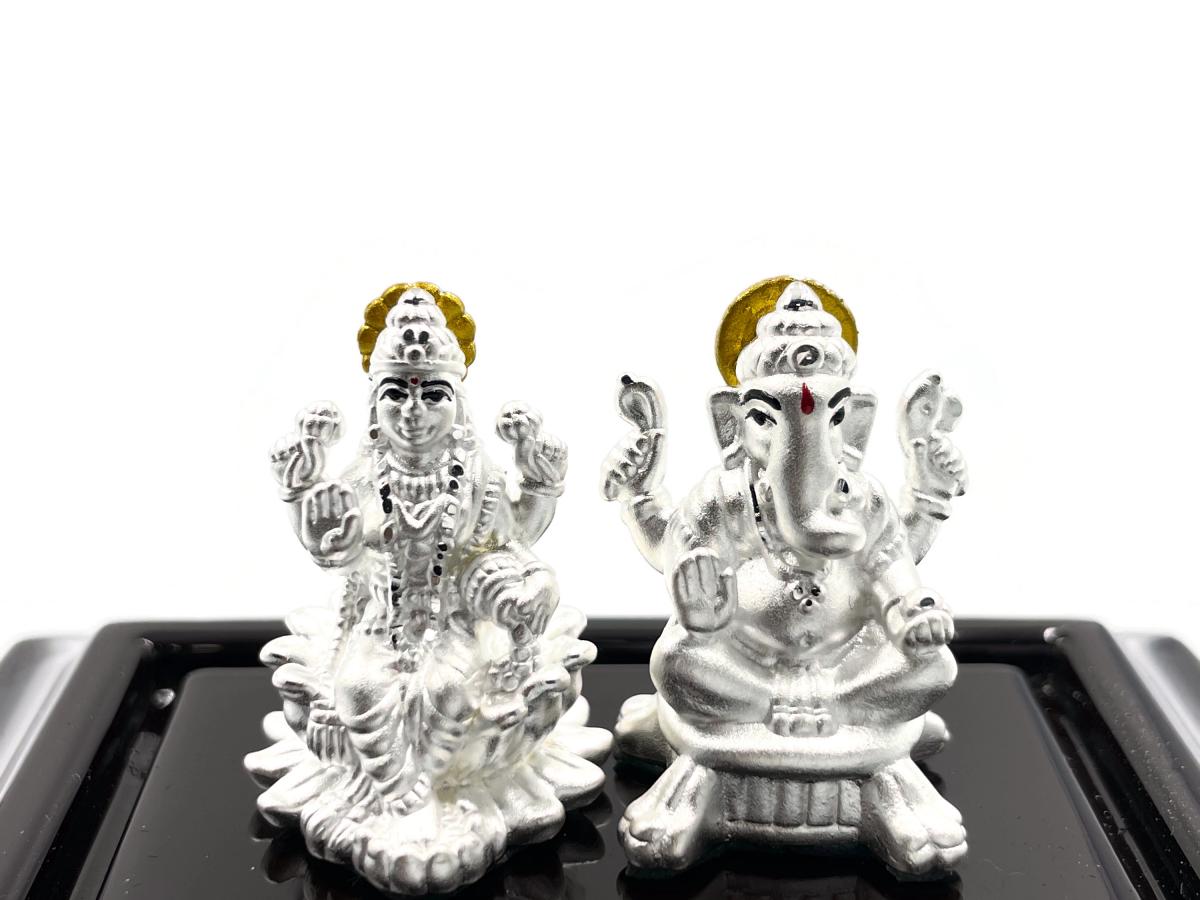 Small Pure Silver 999 Ganesh & Lakshmi ji Religious Murti (#09) Small Pure Silver 999 Ganesh & Lakshmi ji Religious Murti (#09)