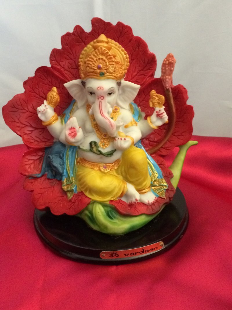 Traditional Sitting Colorful Ganesha / Ganpati Statue