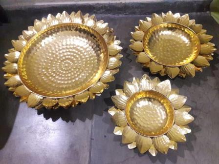 Traditional Design Brass Metal Urli Bowl w/ Leaf Border - Set of 3 Traditional Design Brass Metal Urli Bowl w/ Leaf Border - Set of 3