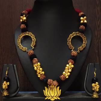 Modern Antique of Golden Lotus Stlye Necklace W/Earring Modern Antique of Golden Lotus Stlye Necklace W/Earring