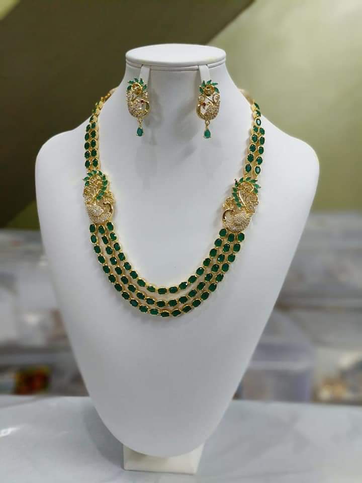Beautiful Ruby Emerald Peacock Pendant Necklace w/ Earrings Beautiful Ruby Emerald Peacock Pendant Necklace w/ Earrings