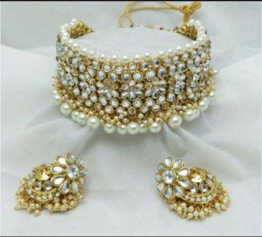 Evergreen Traditional Design Kundan & Moti Work Necklace W/ Earring Evergreen Traditional Design Kundan & Moti Work Necklace W/ Earring
