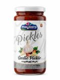 Mayoora Garlic Pickle 14oz (400g) ? Spicy Garlic Achar in Oil with Traditional Indian Spices