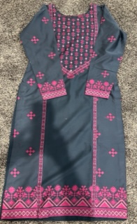 3 piece Pakistani Woman Shalwar Kameez (M) 3 piece Pakistani Woman Shalwar Kameez (M)