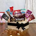 Delicious Gourmet Gift Hamper w/ Milk Chocolotes Delicious Gourmet Gift Hamper w/ Milk Chocolotes