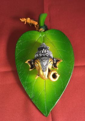 Decorative Betel Leaf Wall Hanging Lord Ganesha Statue 6.5"